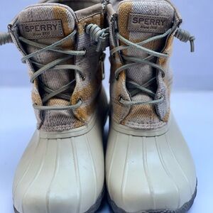 Sperry Tan and Cream Boots size woman’s 5.5